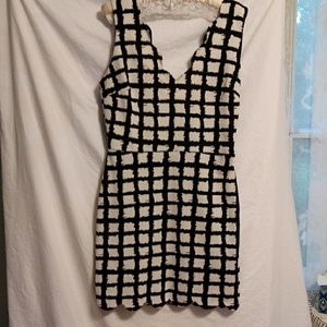 Banjul Women's Black/ WhiteLarge Mini dress fully lined Geometric peekaboo back.